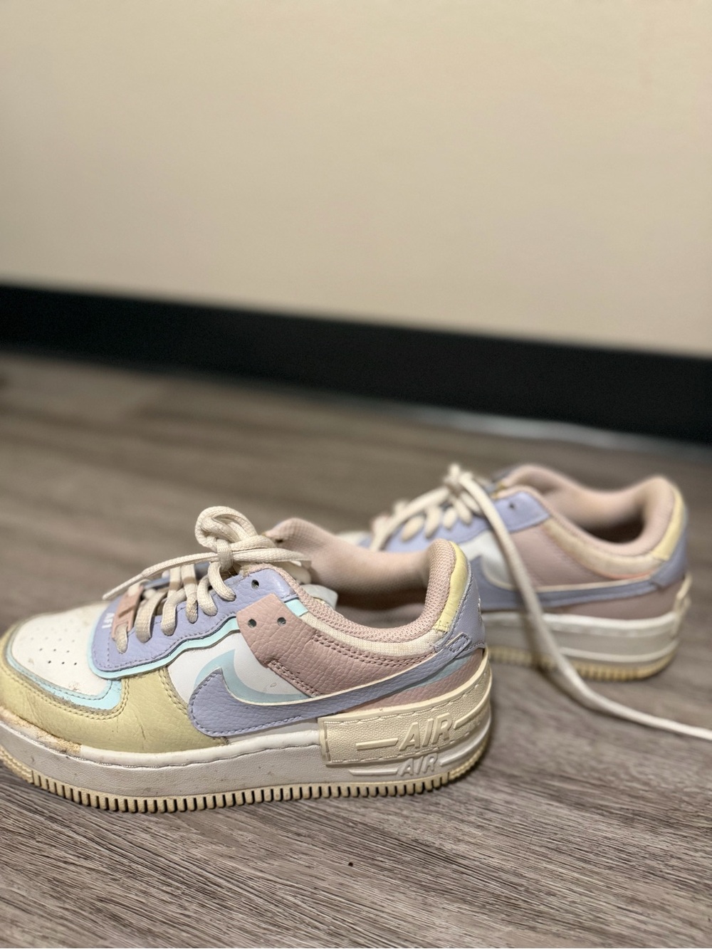 Nike Women's Low-Top Sneakers in Pastel Cream, Lavender & Pale Yellow